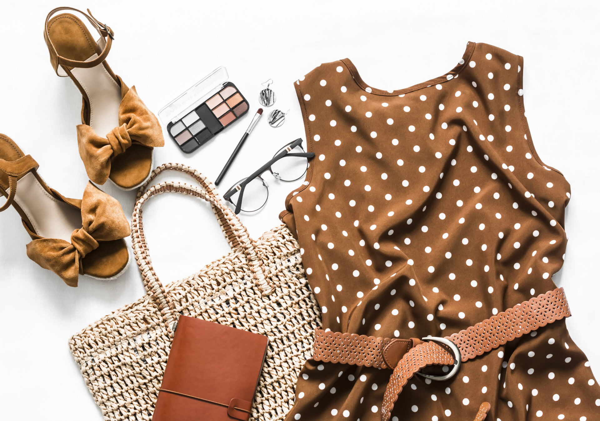 8 Trendy Accessories to Complement Your Summer Style